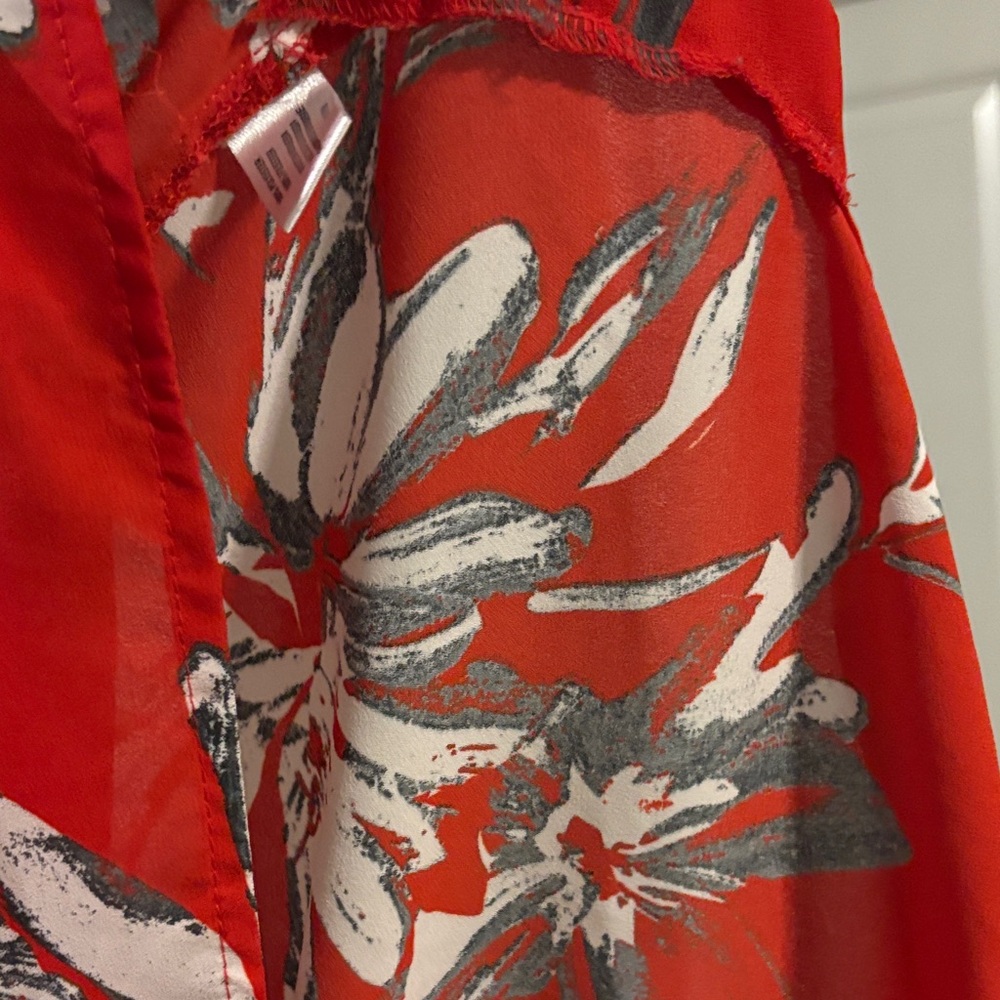 Violet & Claire Red and Black Floral Blouse - Picture 8 of 9
